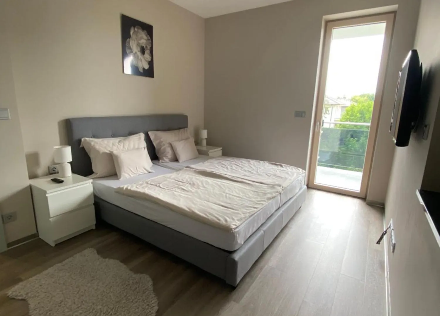 Modern Living In Budapest 0*,